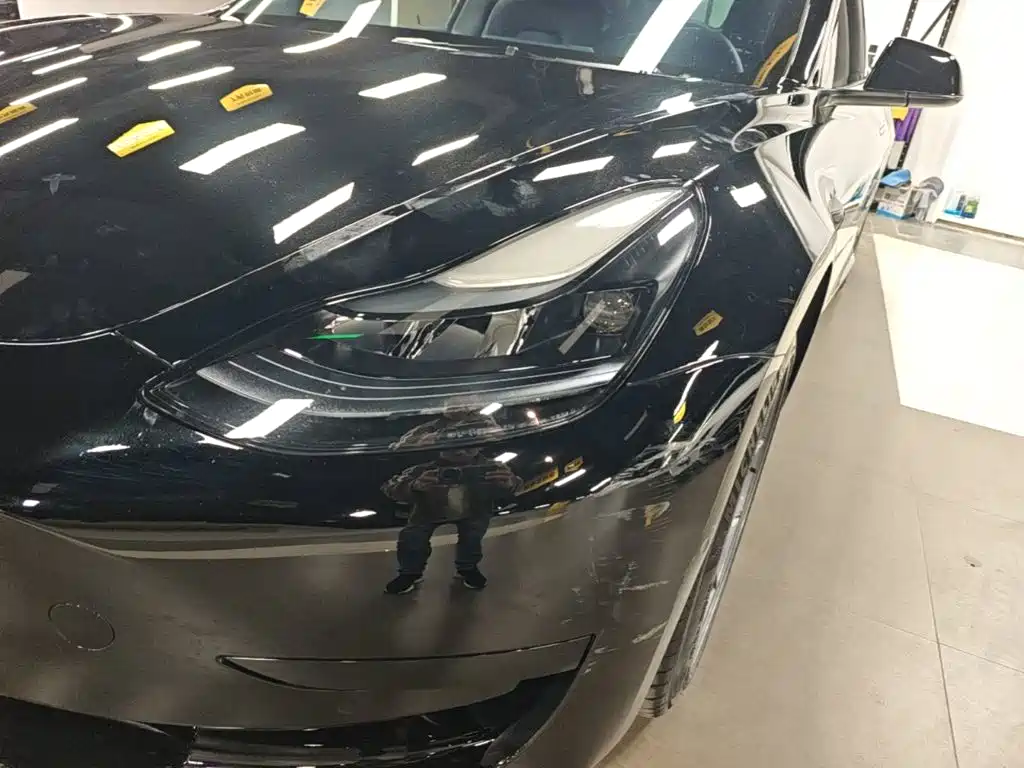 Tesla Model 3 — миниатюра 24
