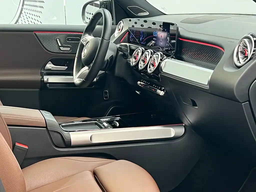 Mercedes-Benz EQB — миниатюра 11