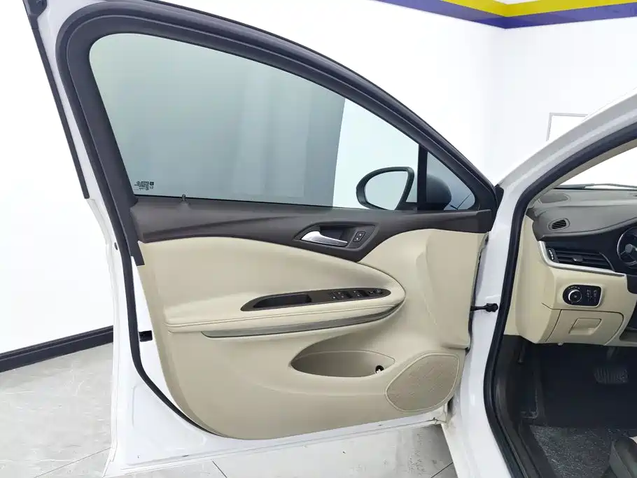 Buick Verano — миниатюра 7