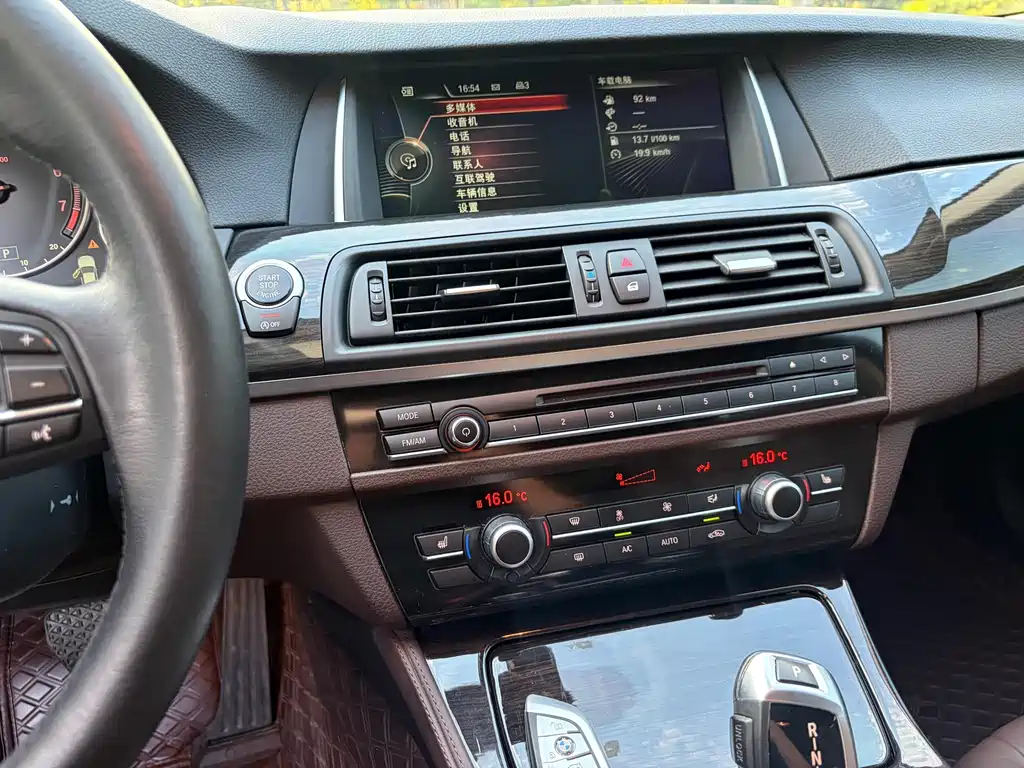BMW 5 Series — миниатюра 16