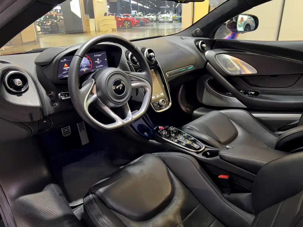 McLaren GT — миниатюра 8