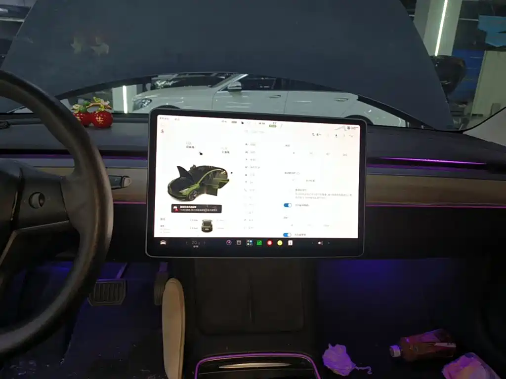 Tesla Model 3 — миниатюра 13