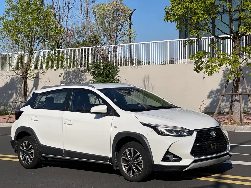 Toyota Yaris L — миниатюра 3