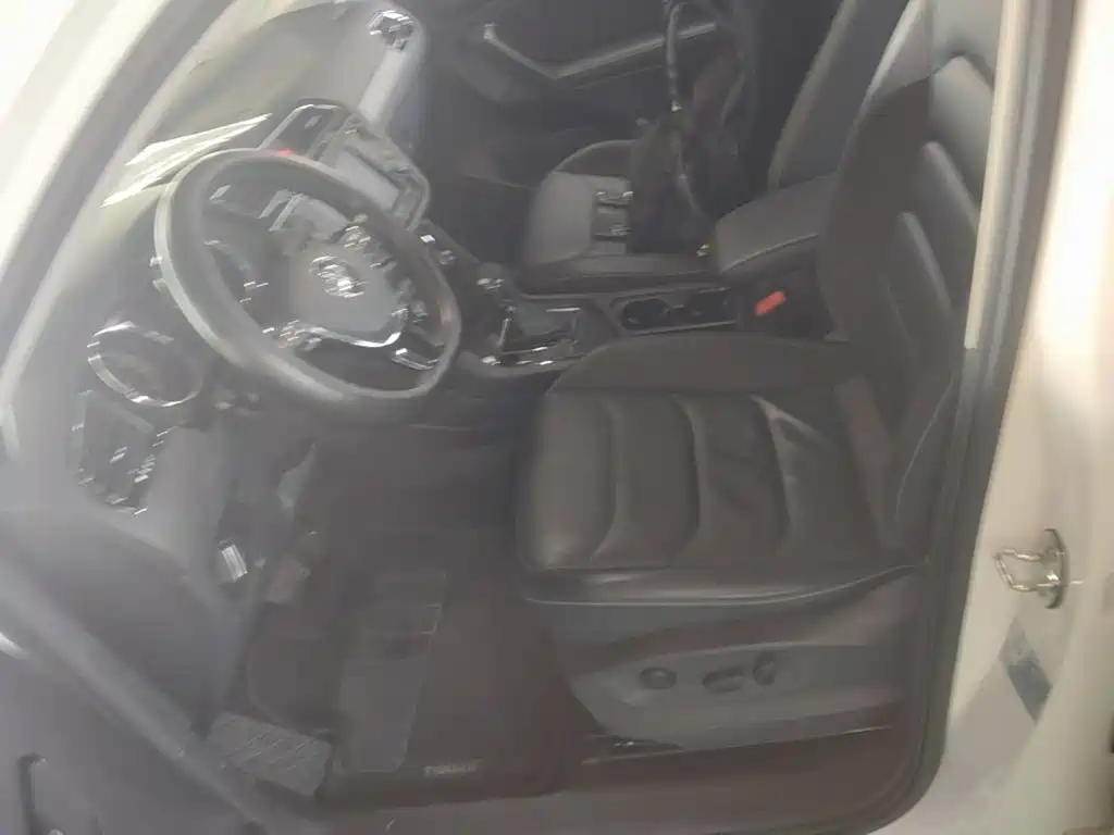 Volkswagen Tiguan L — миниатюра 15