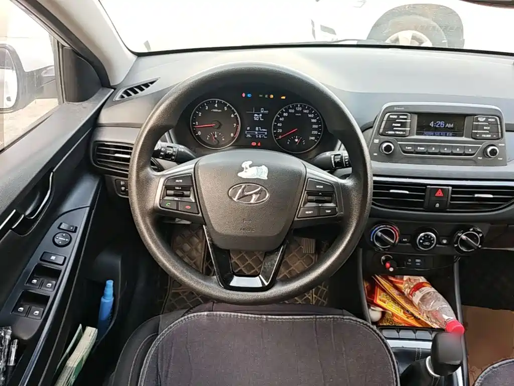 Hyundai Elantra — миниатюра 11