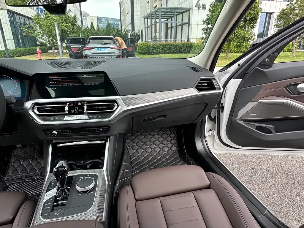 BMW 3 Series — миниатюра 12