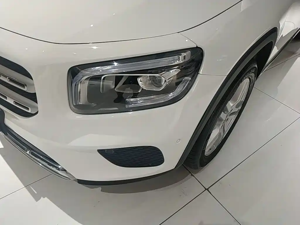 Mercedes-Benz GLB — миниатюра 24
