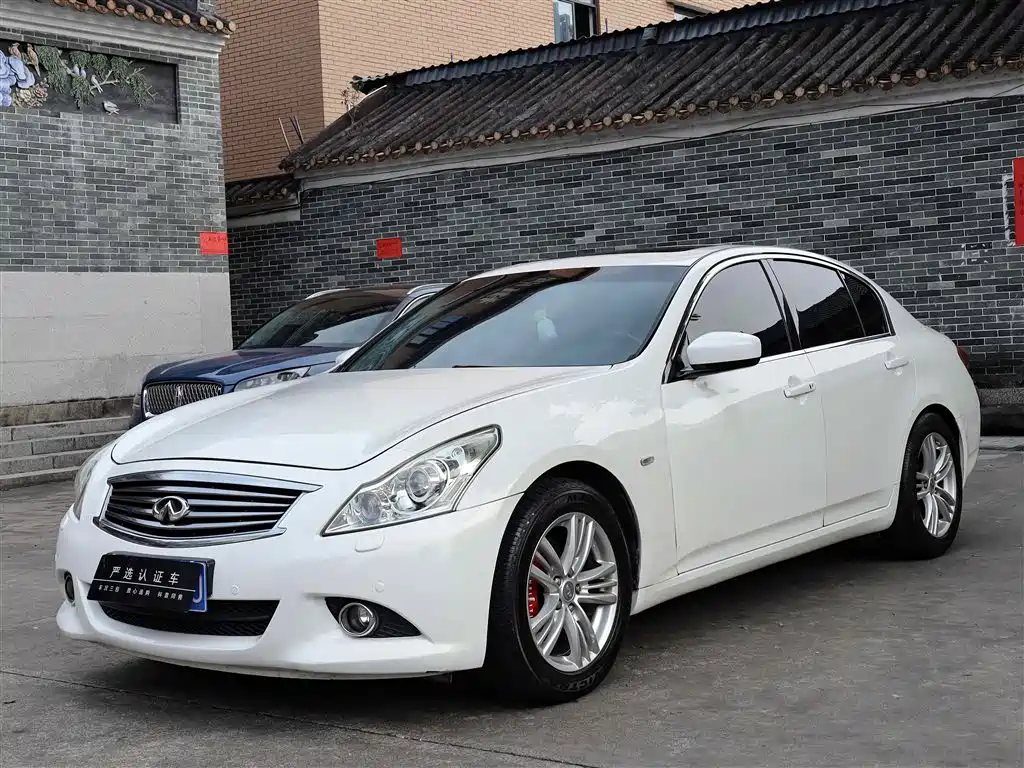 Infiniti G 2013