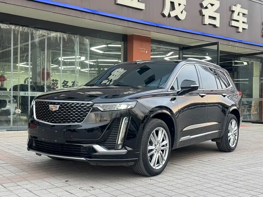 CADILLAC XT6