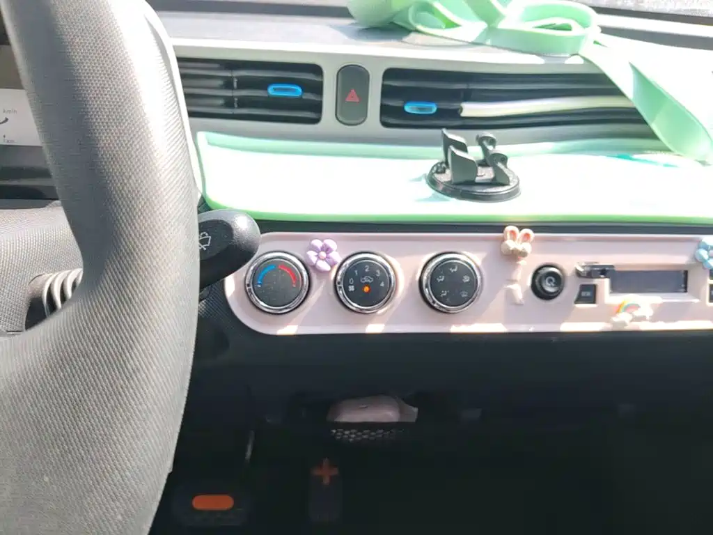 Wuling MINIEV — миниатюра 13