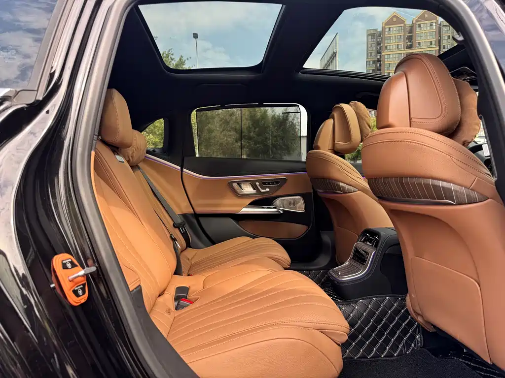 Mercedes-Benz E-Class — миниатюра 8