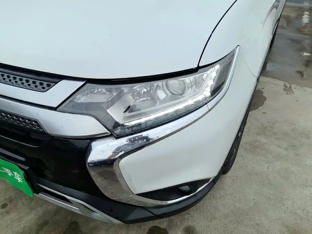 Mitsubishi Outlander — миниатюра 24