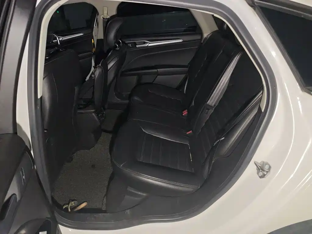 Ford Mondeo — миниатюра 15