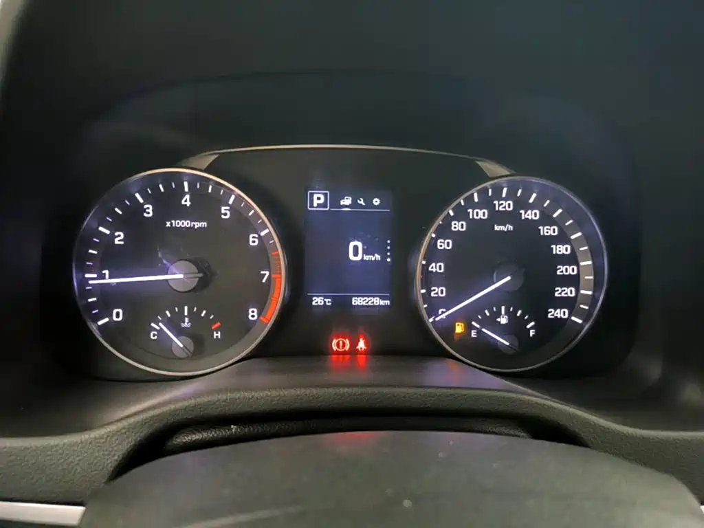 Hyundai Elantra — миниатюра 12