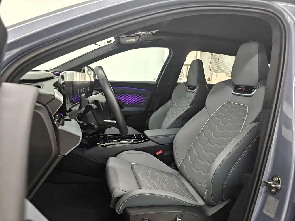 Audi Q6L e-tron — миниатюра 11