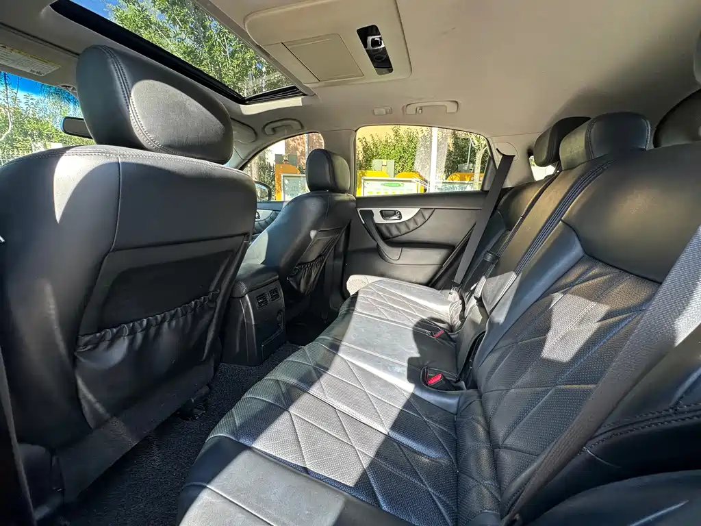 Infiniti FX — миниатюра 7