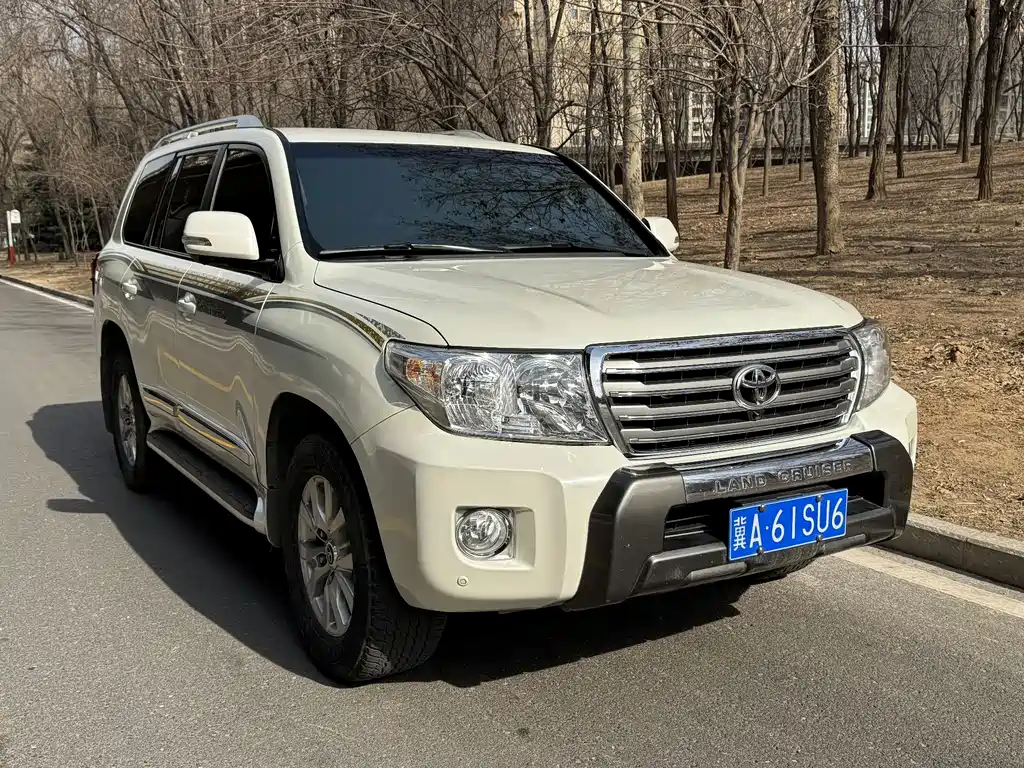 TOYOTA LAND CRUISER