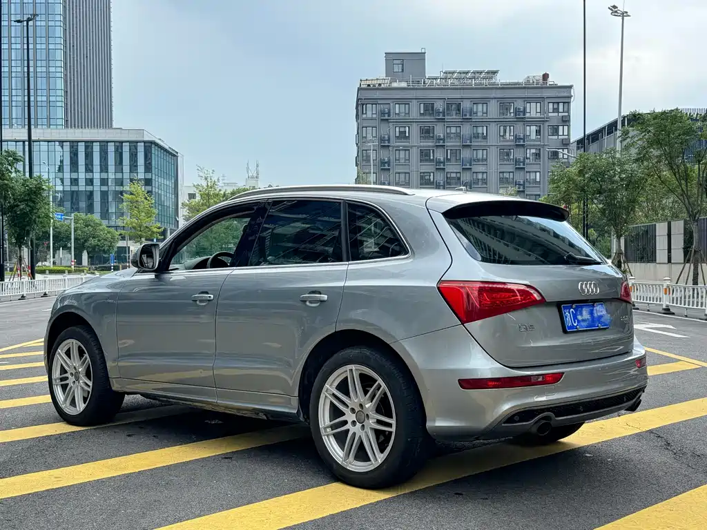 Audi Q5 2010 2.0TFSI Sport
