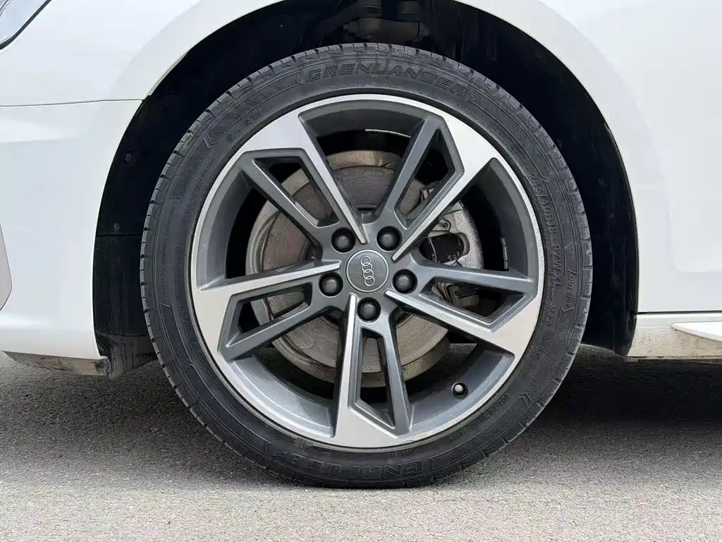 Audi A4L — миниатюра 11