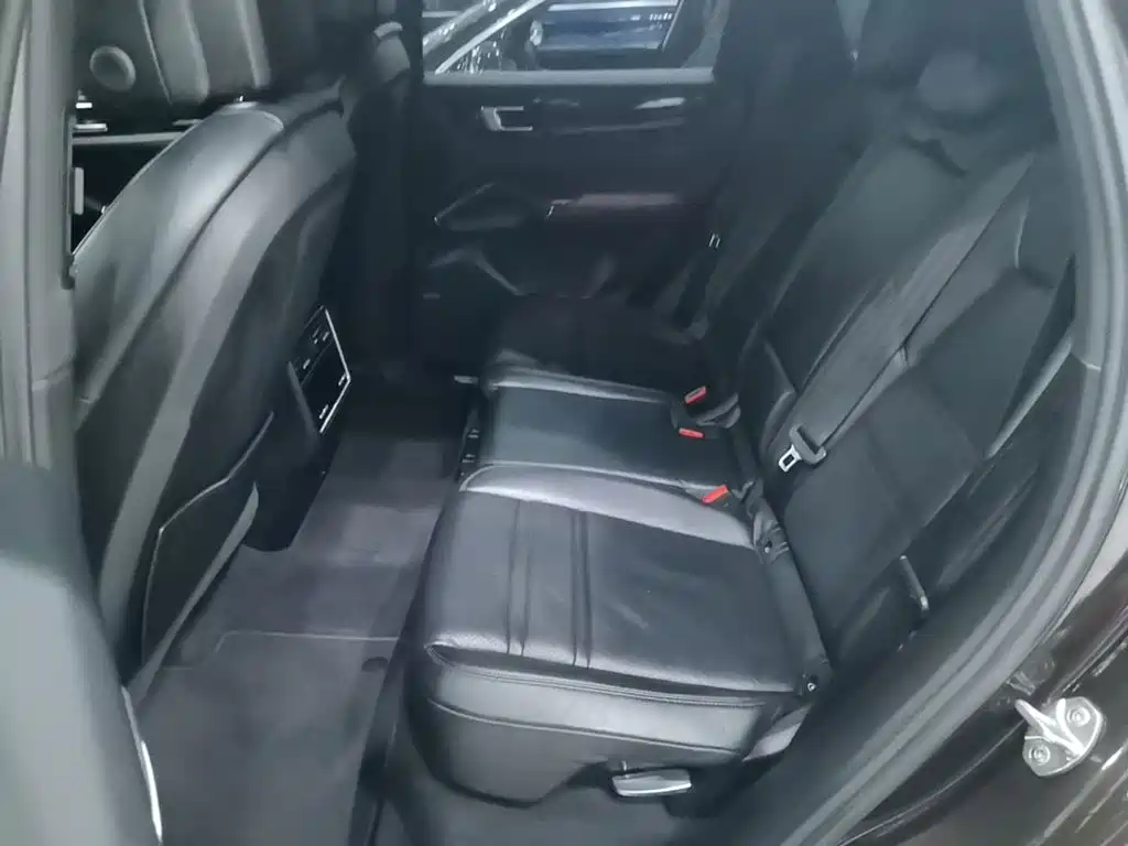 Porsche Cayenne — миниатюра 17