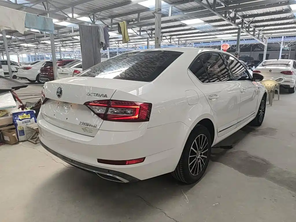 Skoda Octavia — миниатюра 7
