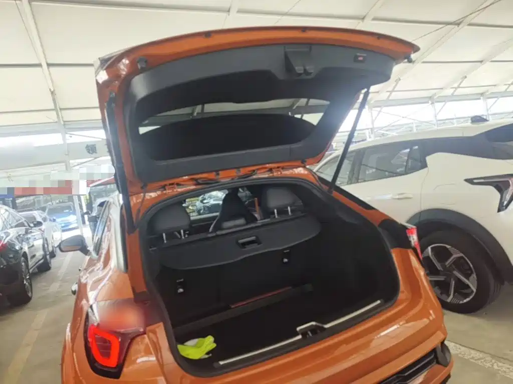 Lynk & Co 02 Hatchback — миниатюра 19