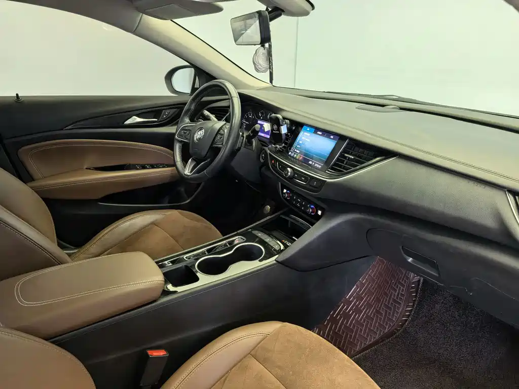 Buick Regal — миниатюра 10