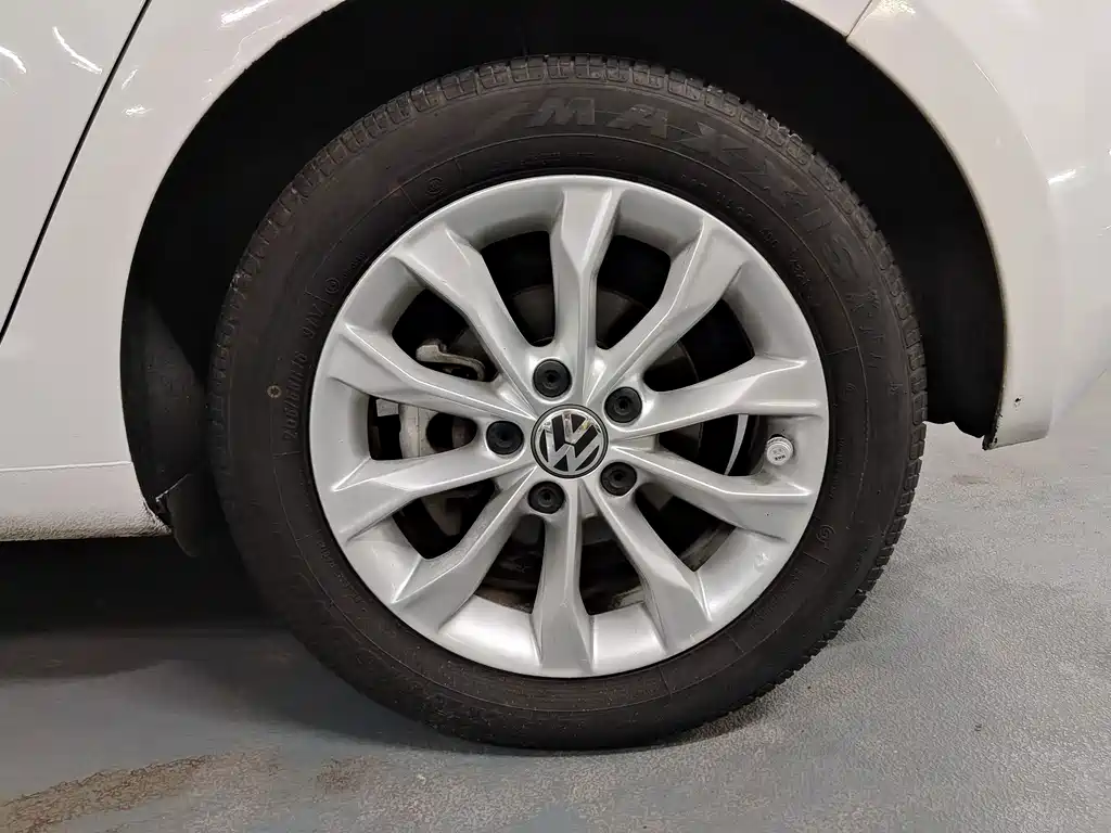 Volkswagen Golf — миниатюра 12