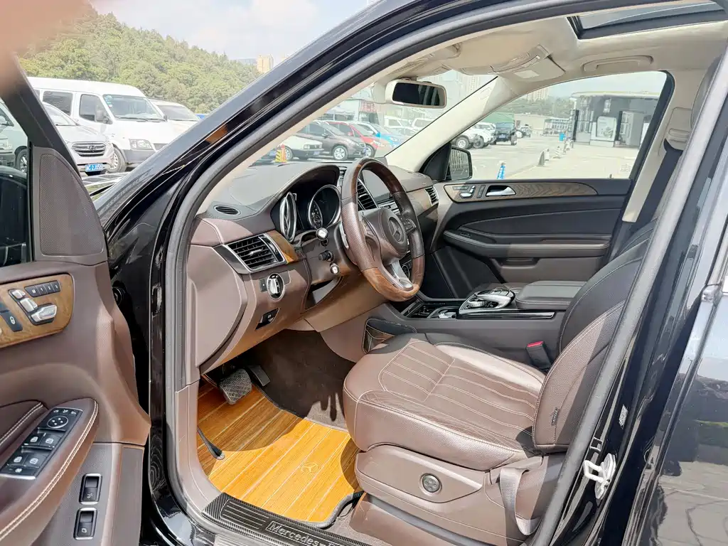 Mercedes-Benz GLS — миниатюра 4