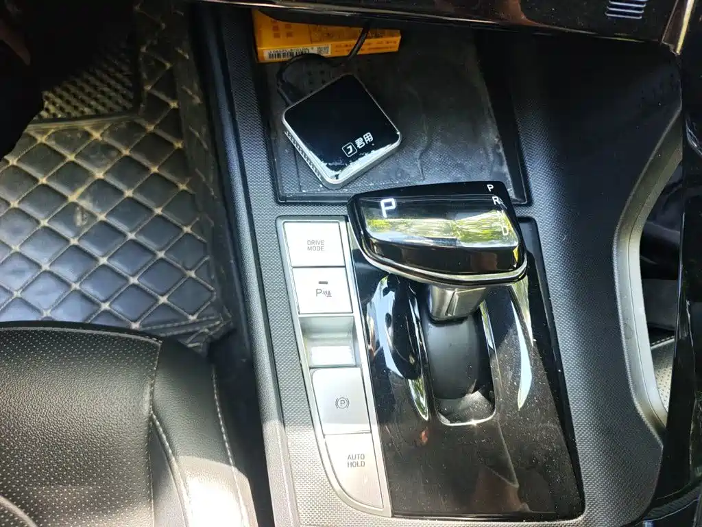 Hyundai Elantra — миниатюра 10