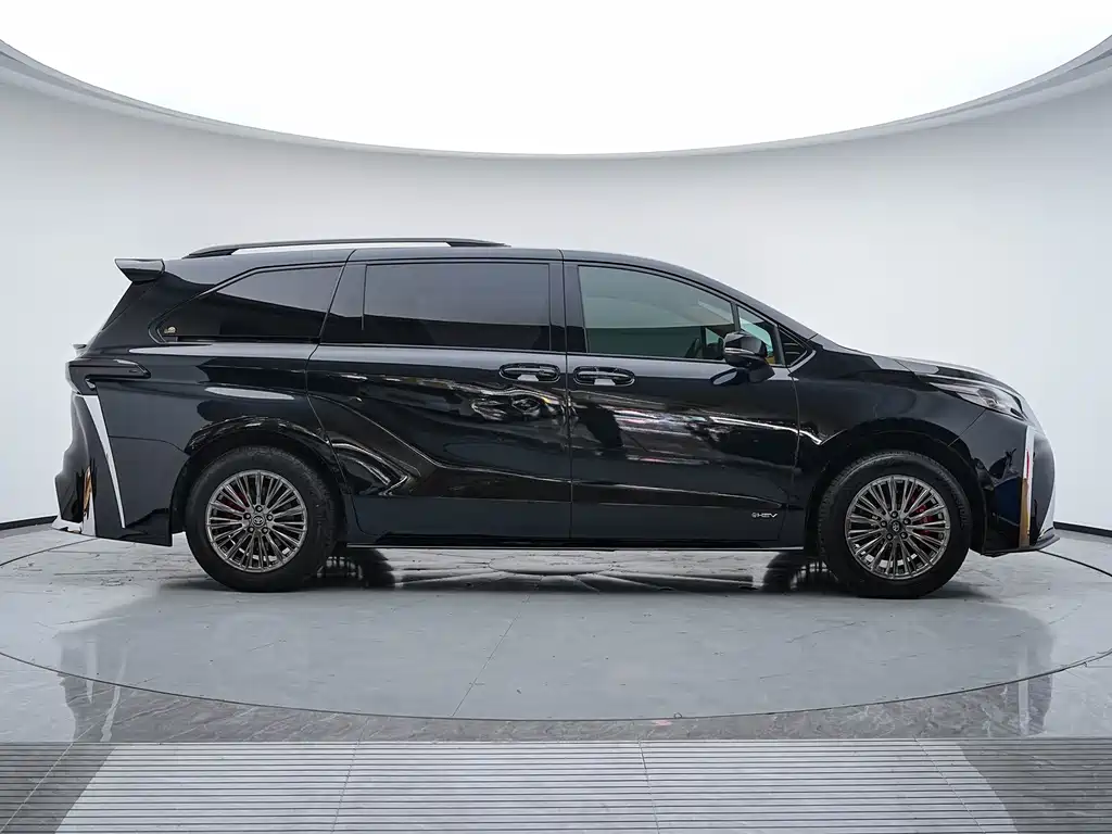 Toyota Sienna — миниатюра 4