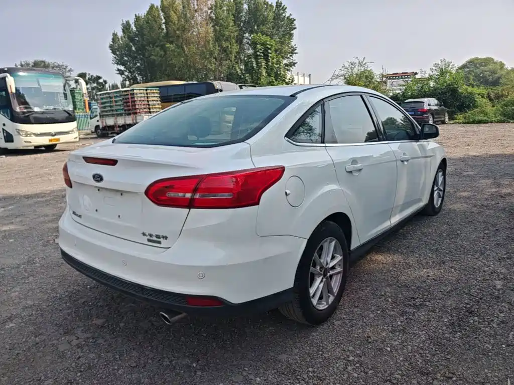 Ford Focus — миниатюра 7