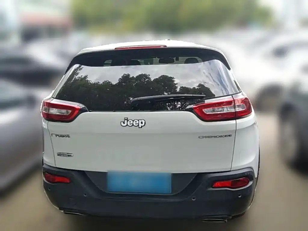 Jeep Cherokee — миниатюра 8