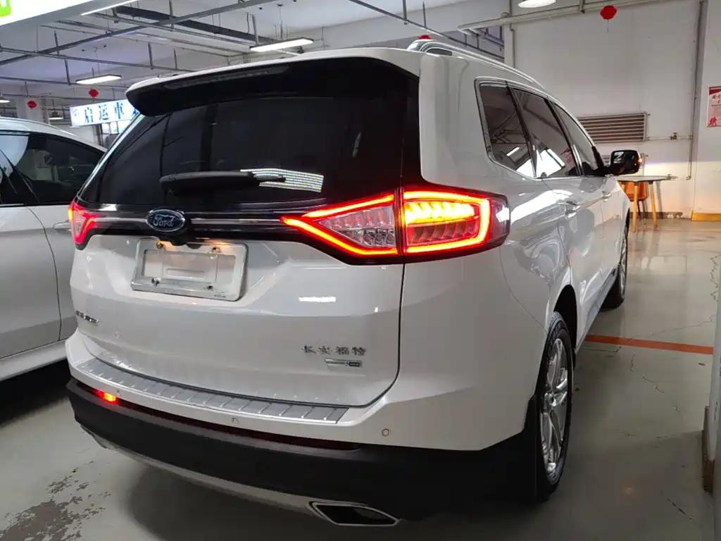 Ford Edge — миниатюра 7