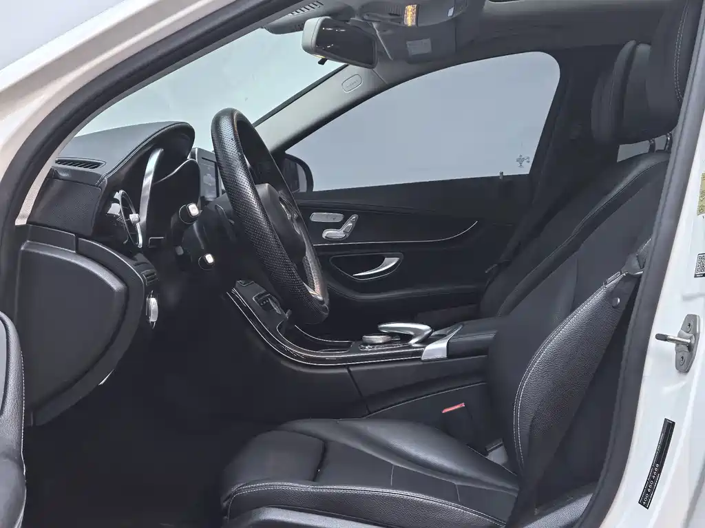 Mercedes-Benz C-Class — миниатюра 7