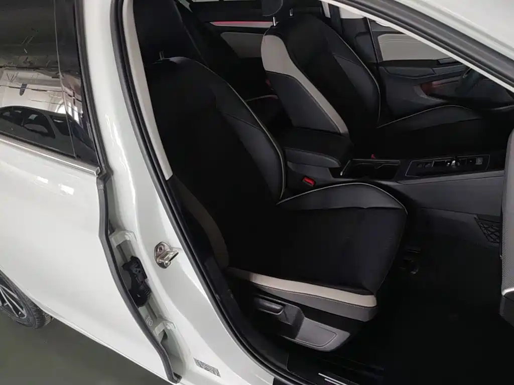 Volkswagen Golf — миниатюра 25