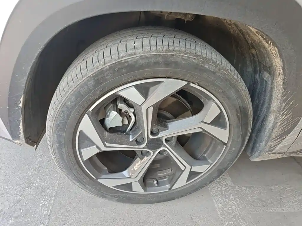 Geely Boyue L — миниатюра 23