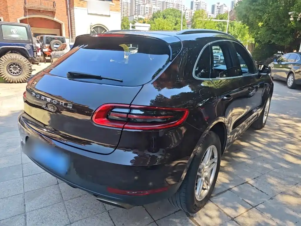 Porsche Macan — миниатюра 7