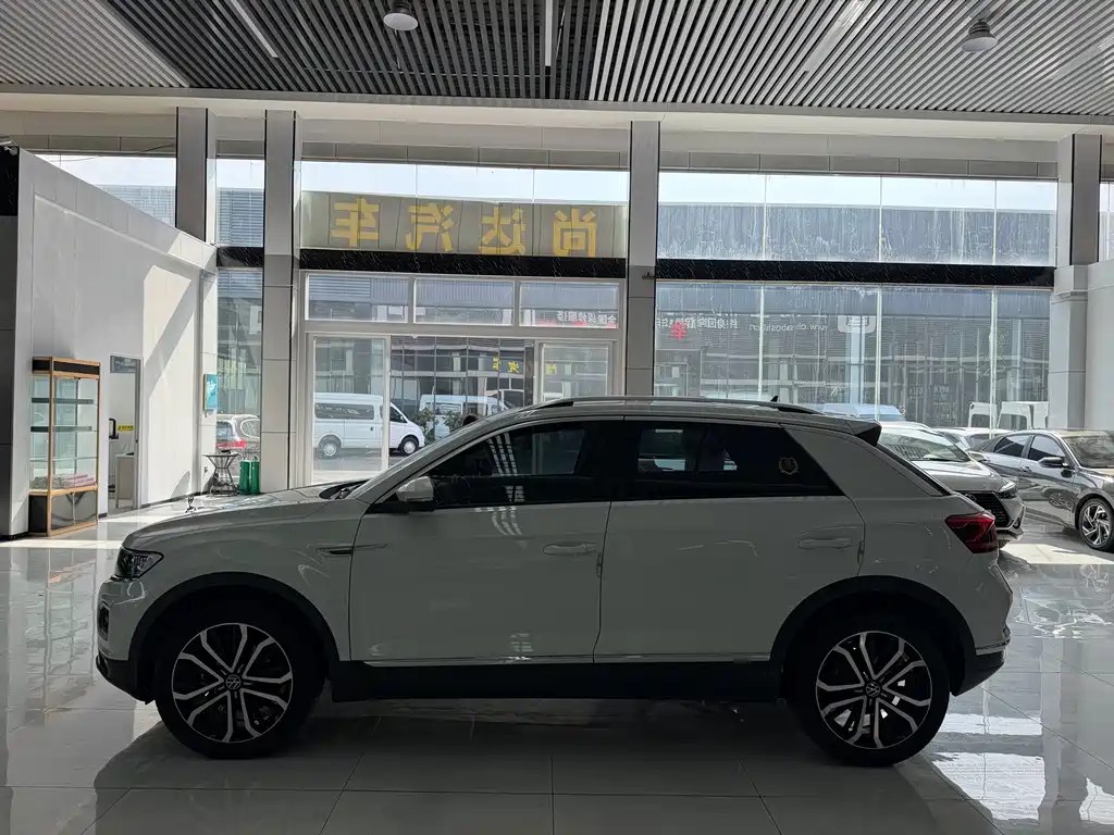 Volkswagen T-Roc — миниатюра 3