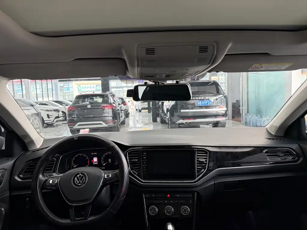 Volkswagen T-Roc — миниатюра 8