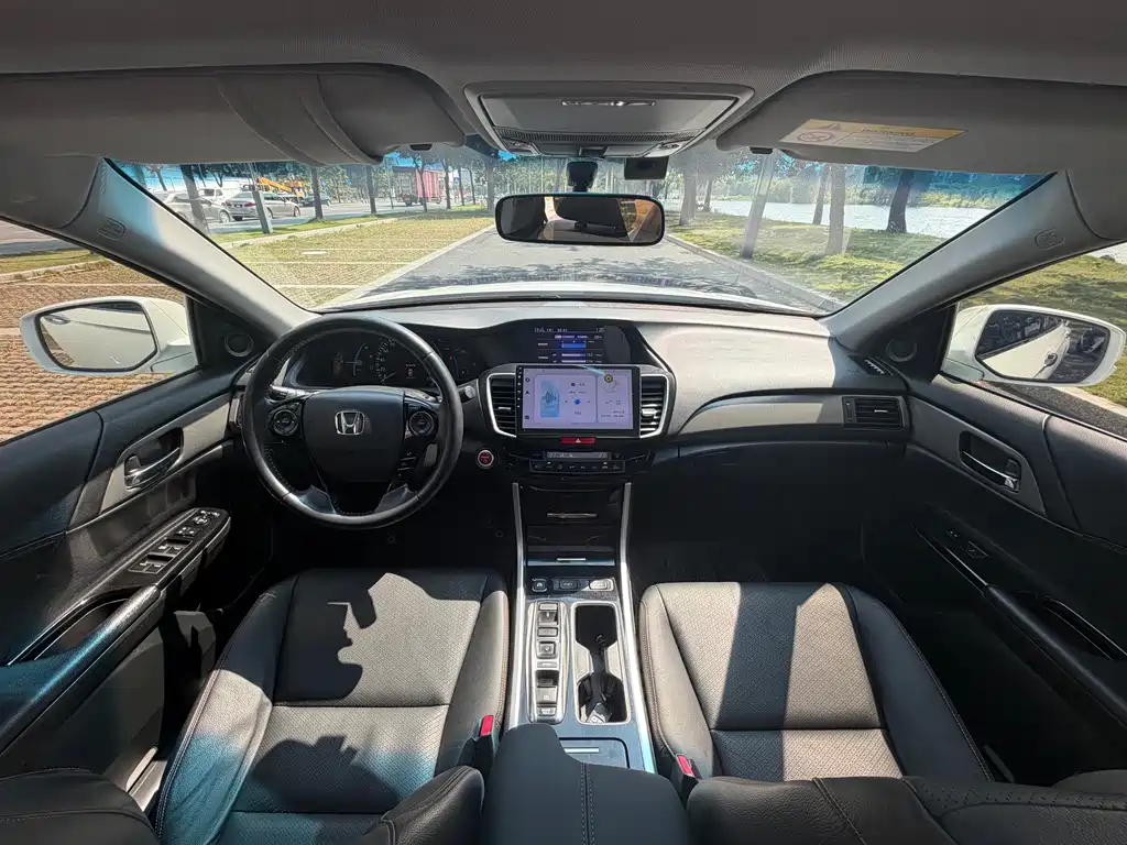 Honda Accord — миниатюра 11