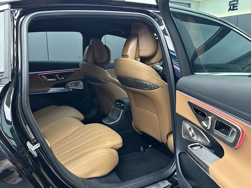 Mercedes-Benz E-Class E 2024 E 300 L Luxury