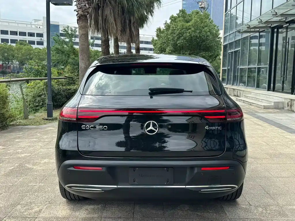 Mercedes-Benz EQC — миниатюра 7