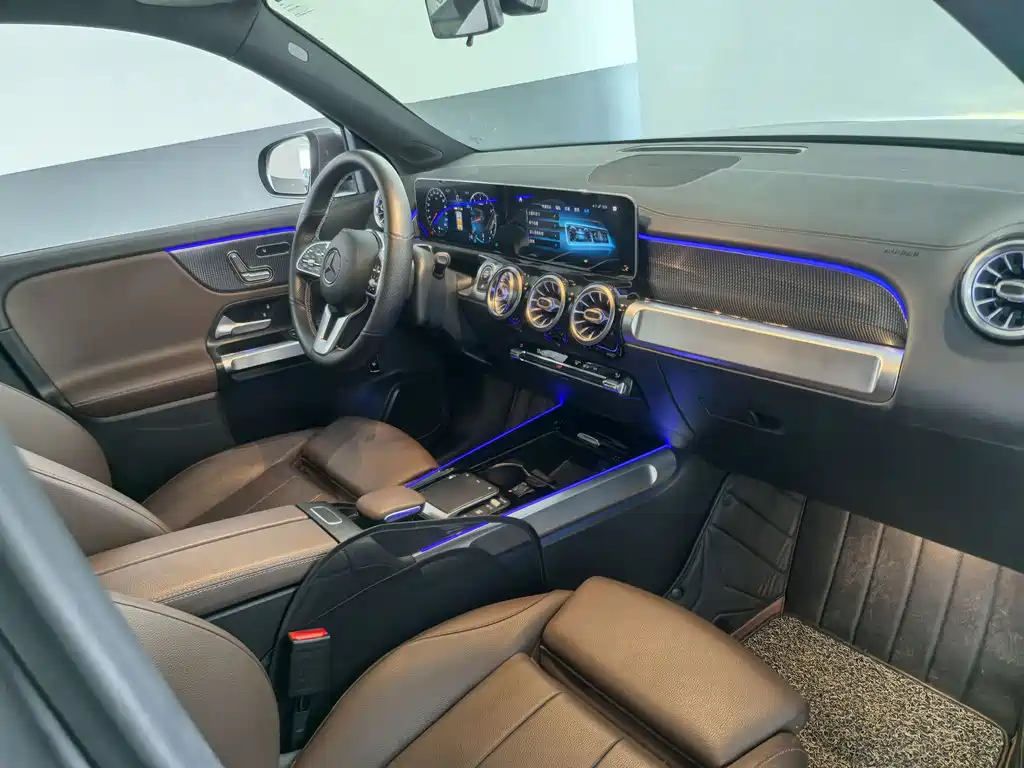 Mercedes-Benz GLB — миниатюра 13