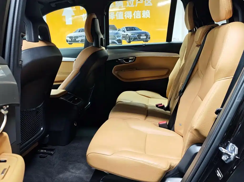 Volvo XC90 — миниатюра 6