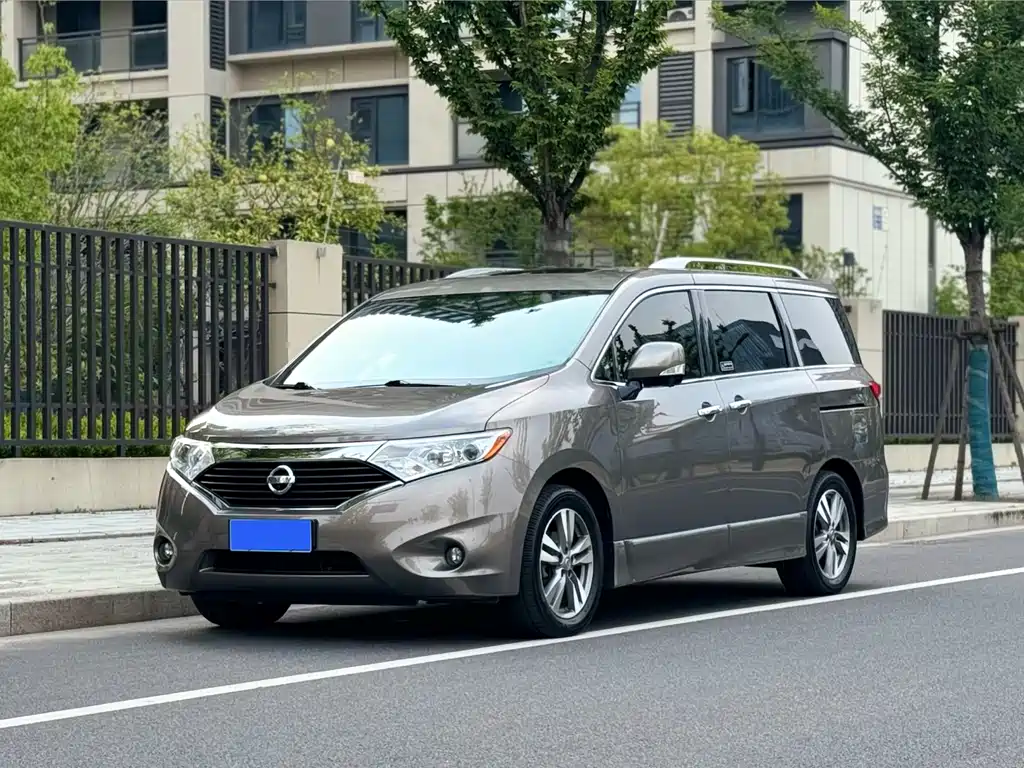 Купить Nissan Quest