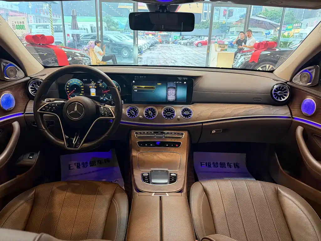 Mercedes-Benz E-Class — миниатюра 12