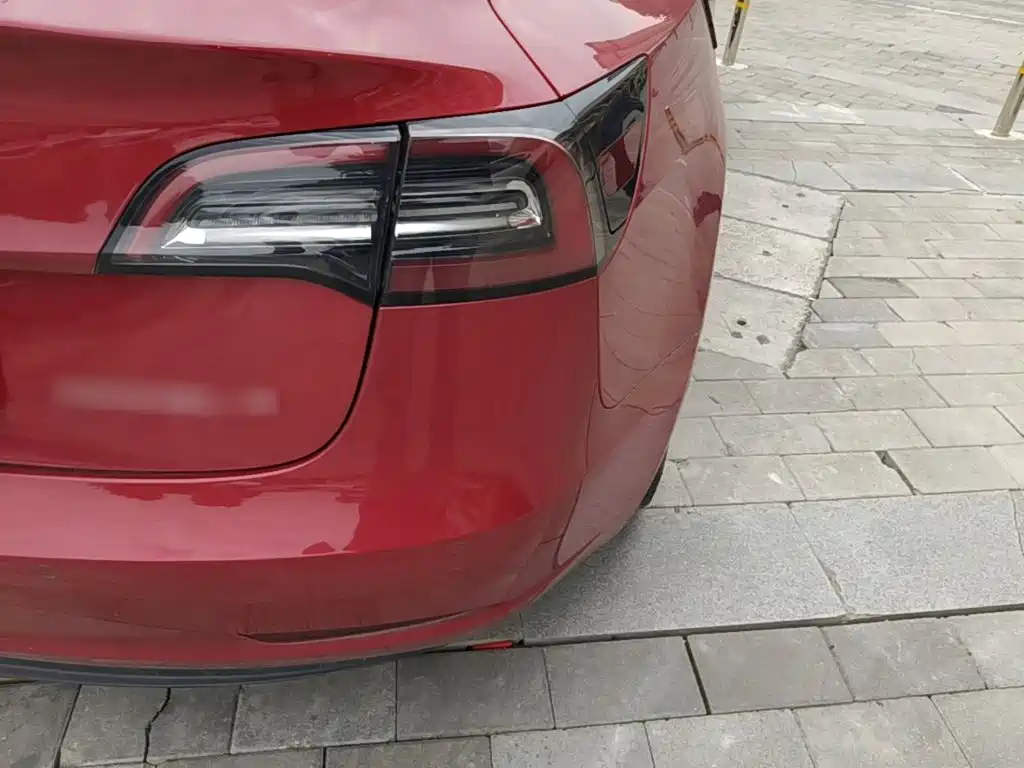 Tesla Model 3 — миниатюра 8