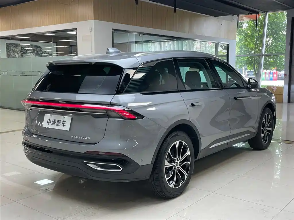Lincoln Nautilus 2023 2.0T
