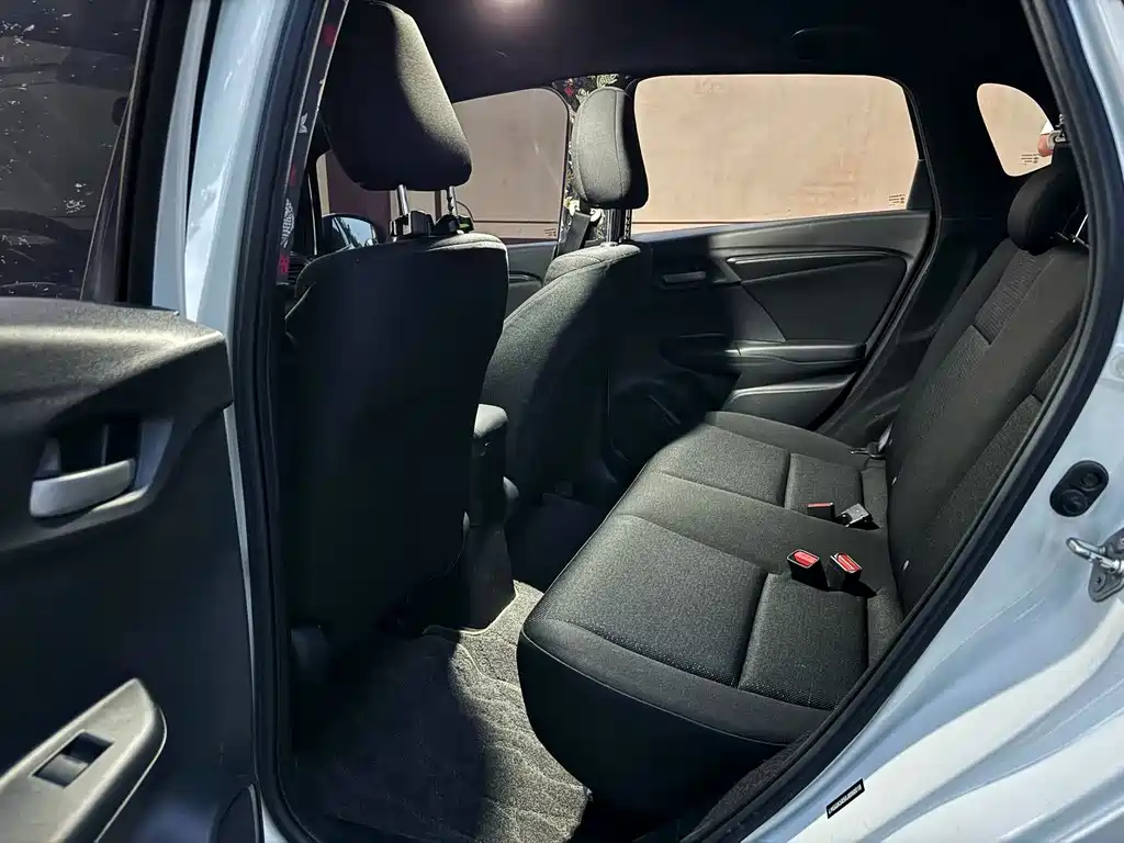 Honda Fit — миниатюра 5